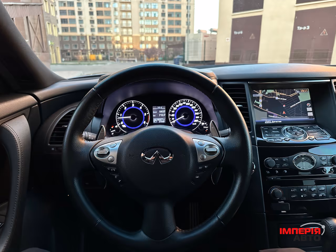 Infiniti QX70 - фото 5