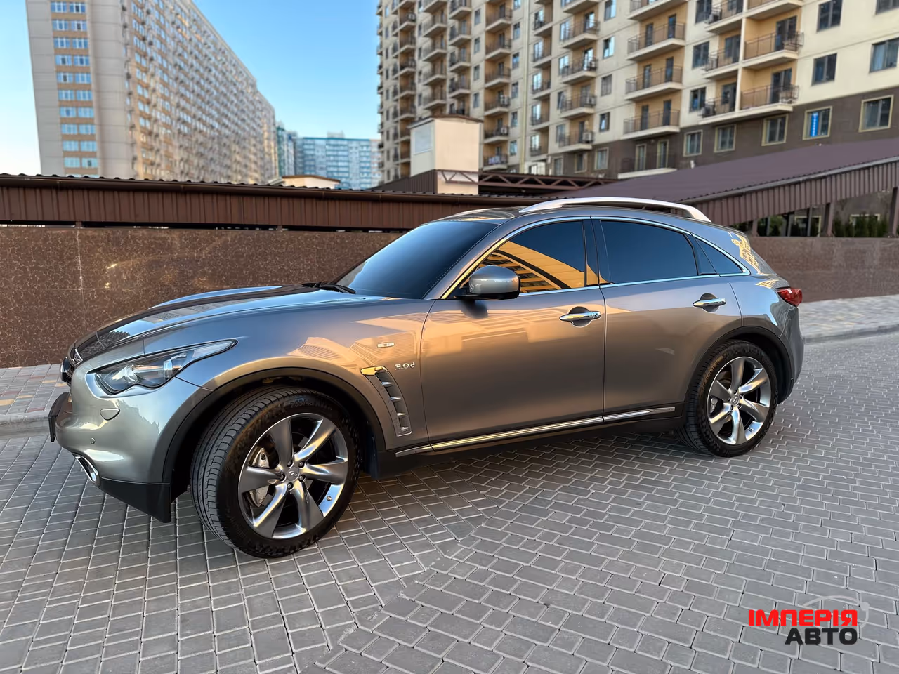 Infiniti QX70 - фото 18