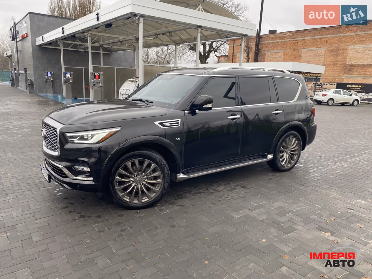 Infiniti QX80 - фото 2
