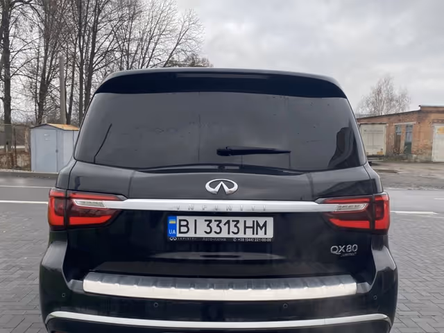 Infiniti QX80 - фото 4