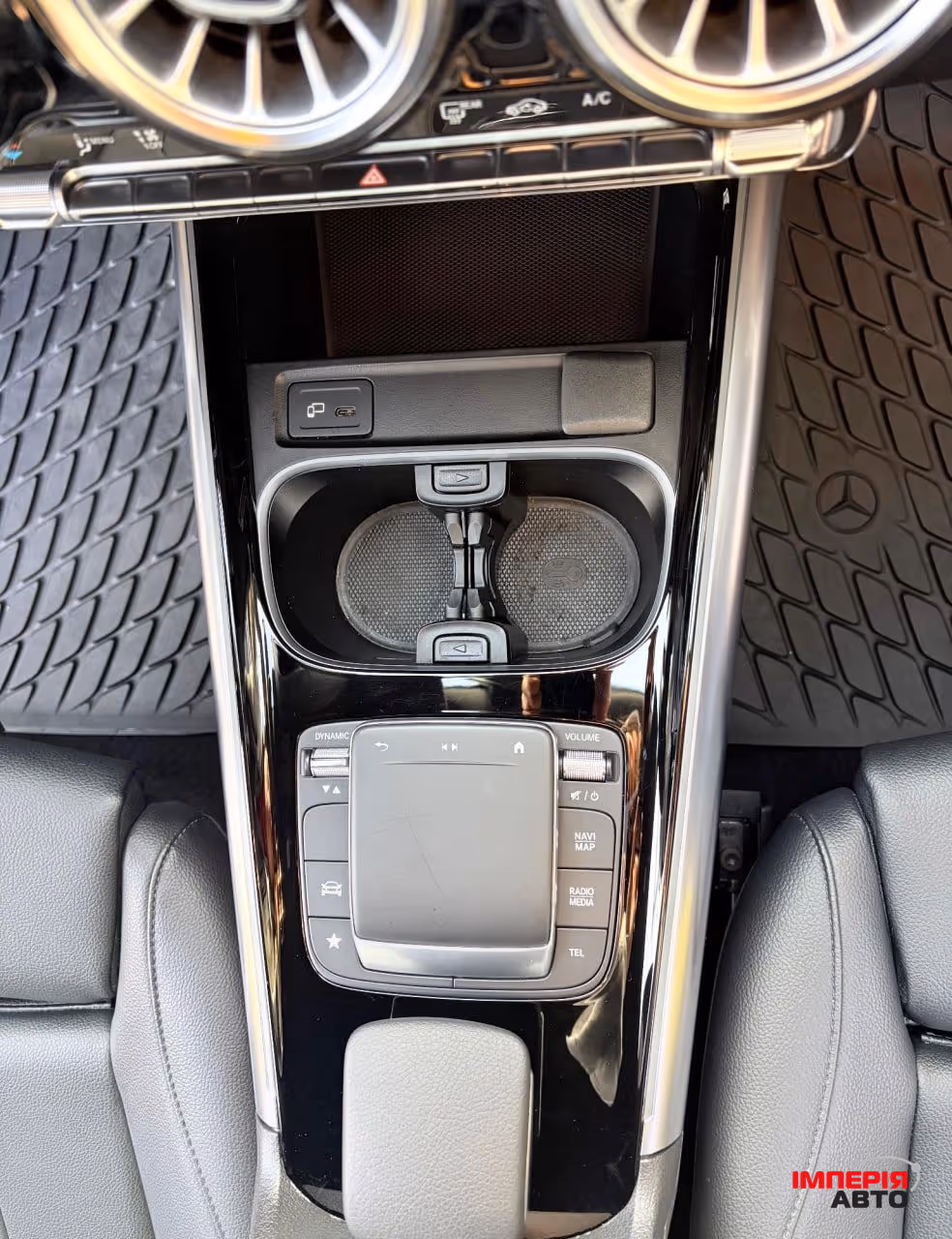 Mercedes-Benz GLA - фото 12