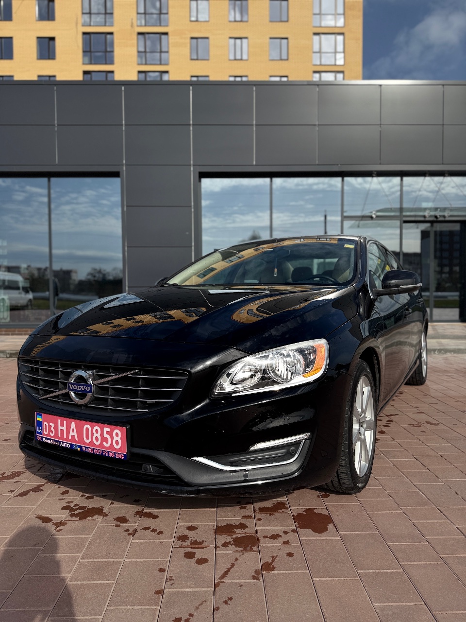 Volvo S60 - фото 1