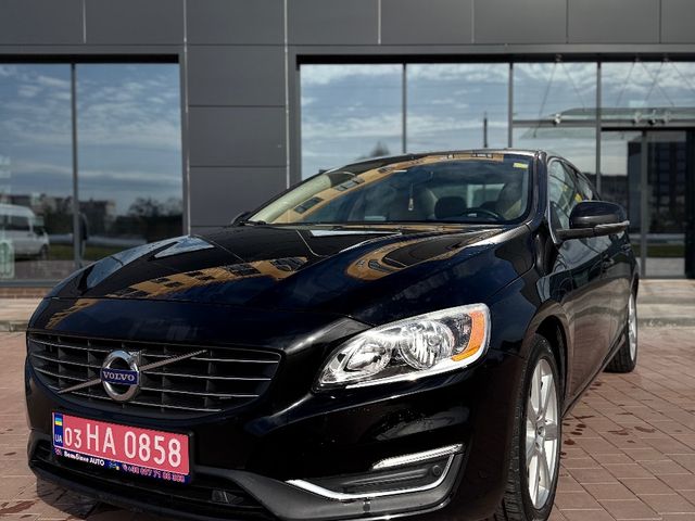 Volvo S60 - фото 1