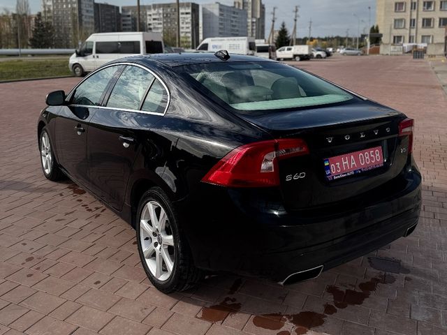 Volvo S60 - фото 5