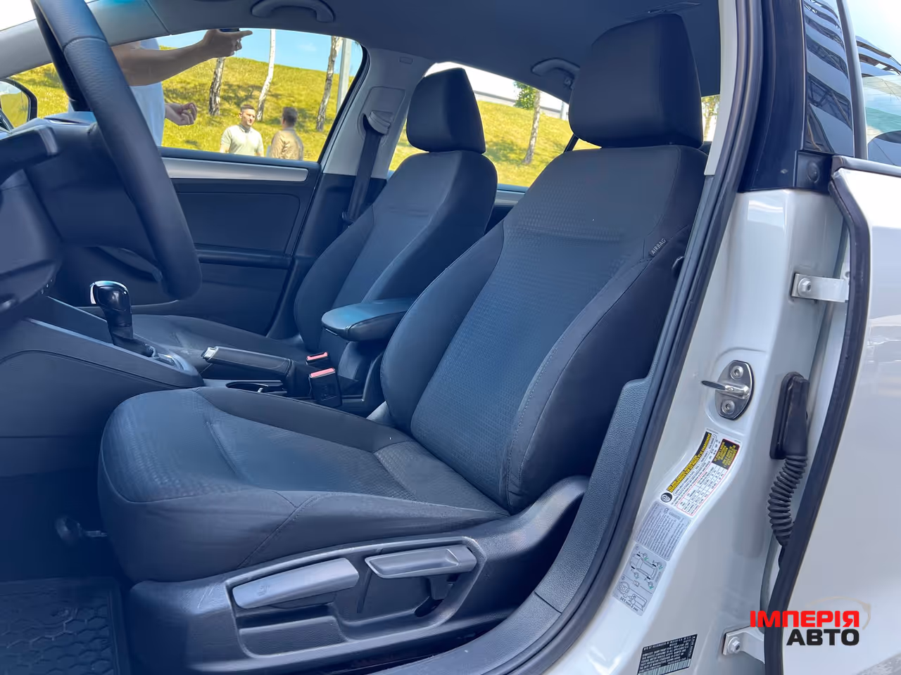 Volkswagen Jetta - фото 17