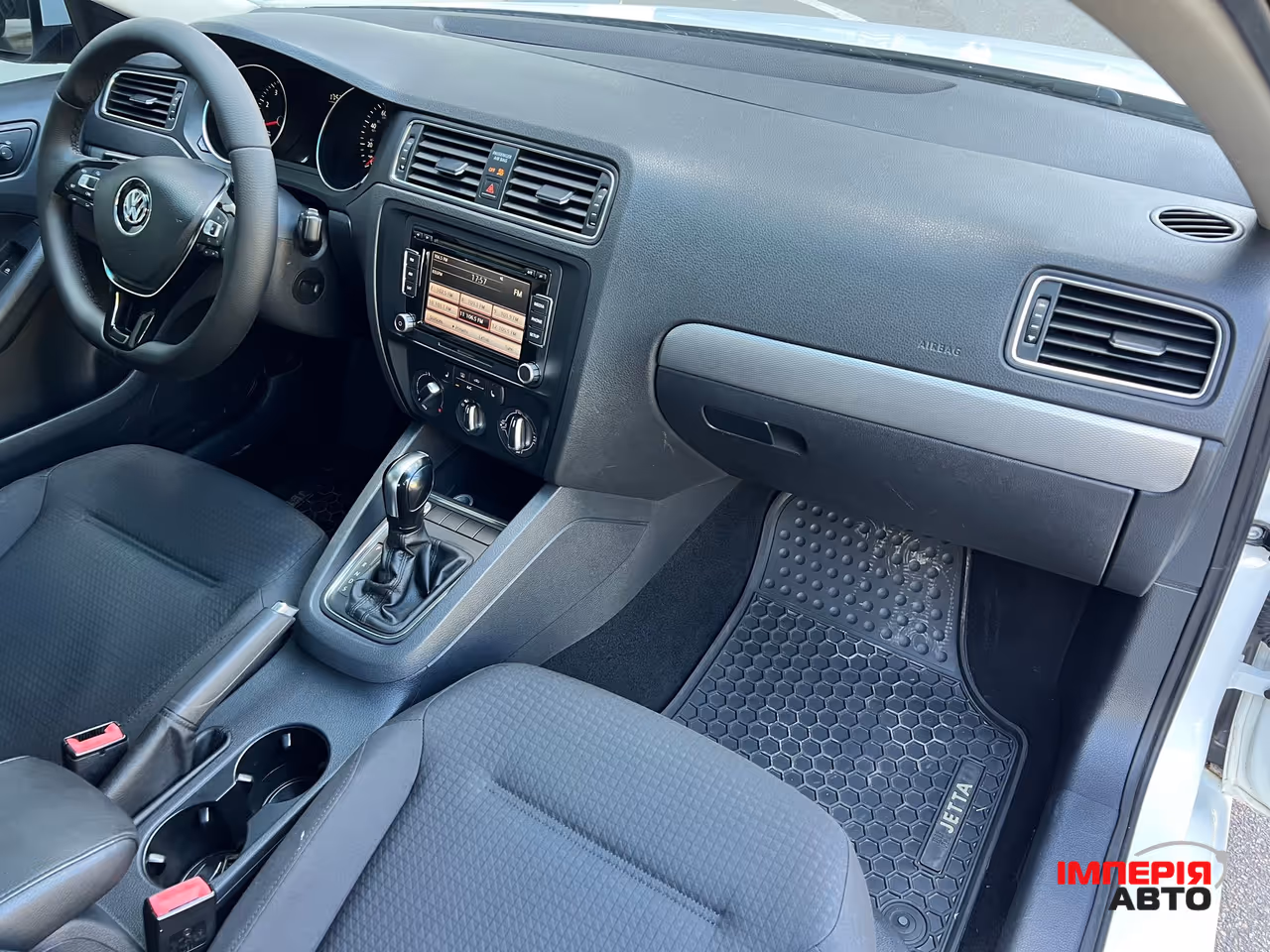Volkswagen Jetta - фото 13
