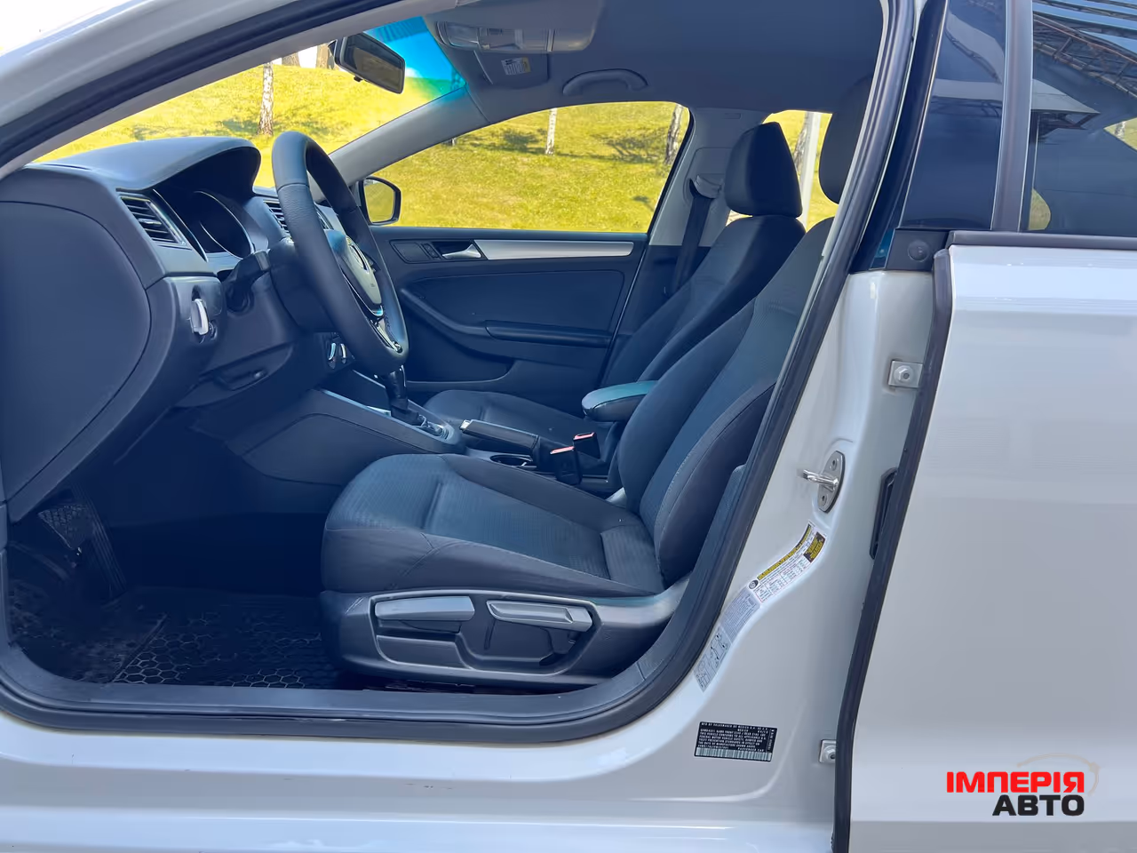 Volkswagen Jetta - фото 18