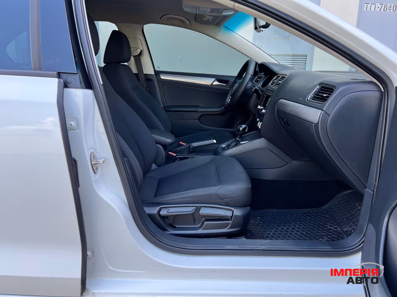 Volkswagen Jetta - фото 15
