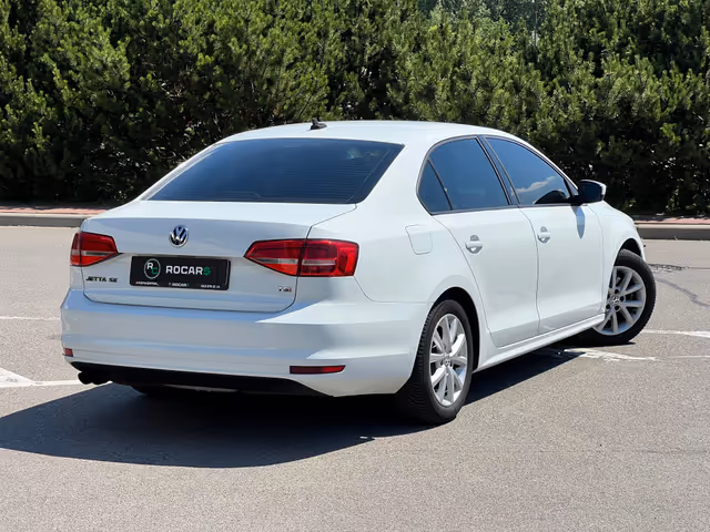 Volkswagen Jetta - фото 5