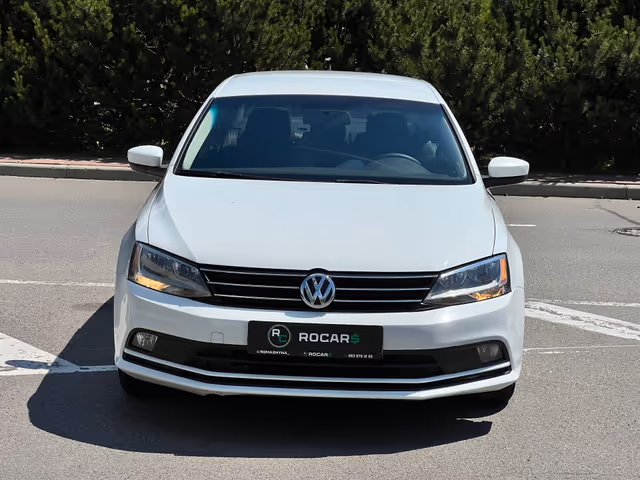 Volkswagen Jetta - фото 2