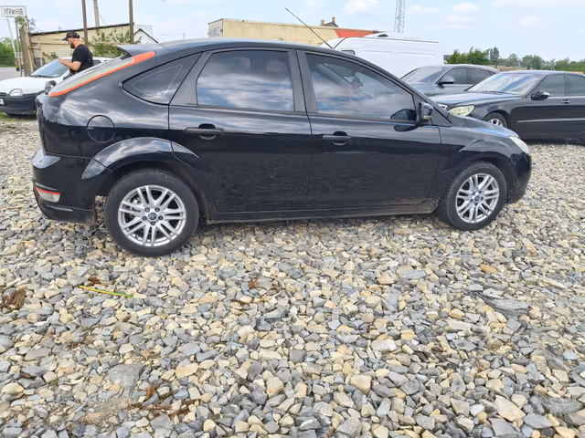 Ford Focus - фото 4