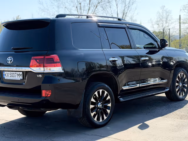 Toyota Land Cruiser - фото 3