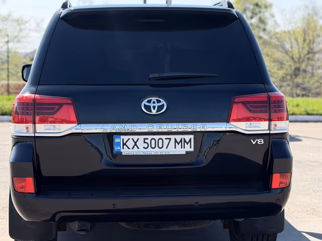 Toyota Land Cruiser - фото 2