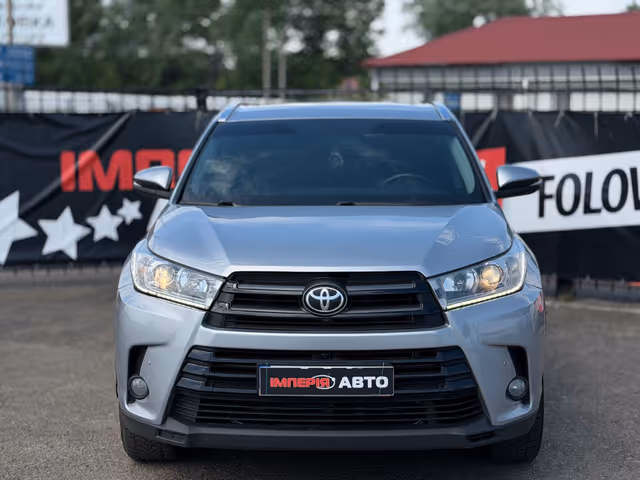 Toyota Highlander - фото 2