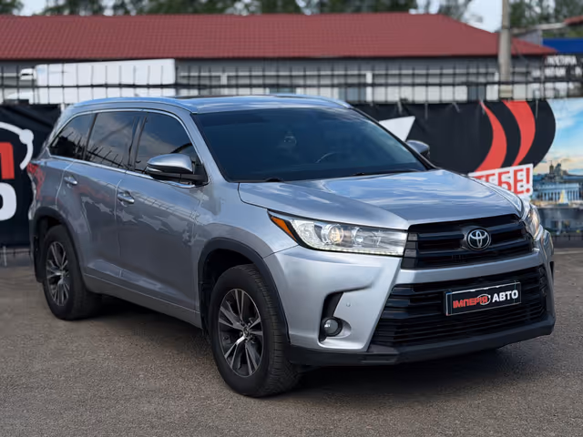 Toyota Highlander - фото 3
