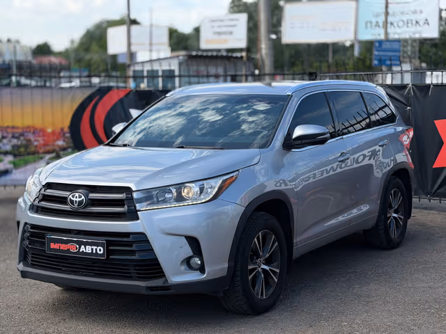 Toyota Highlander - фото 1