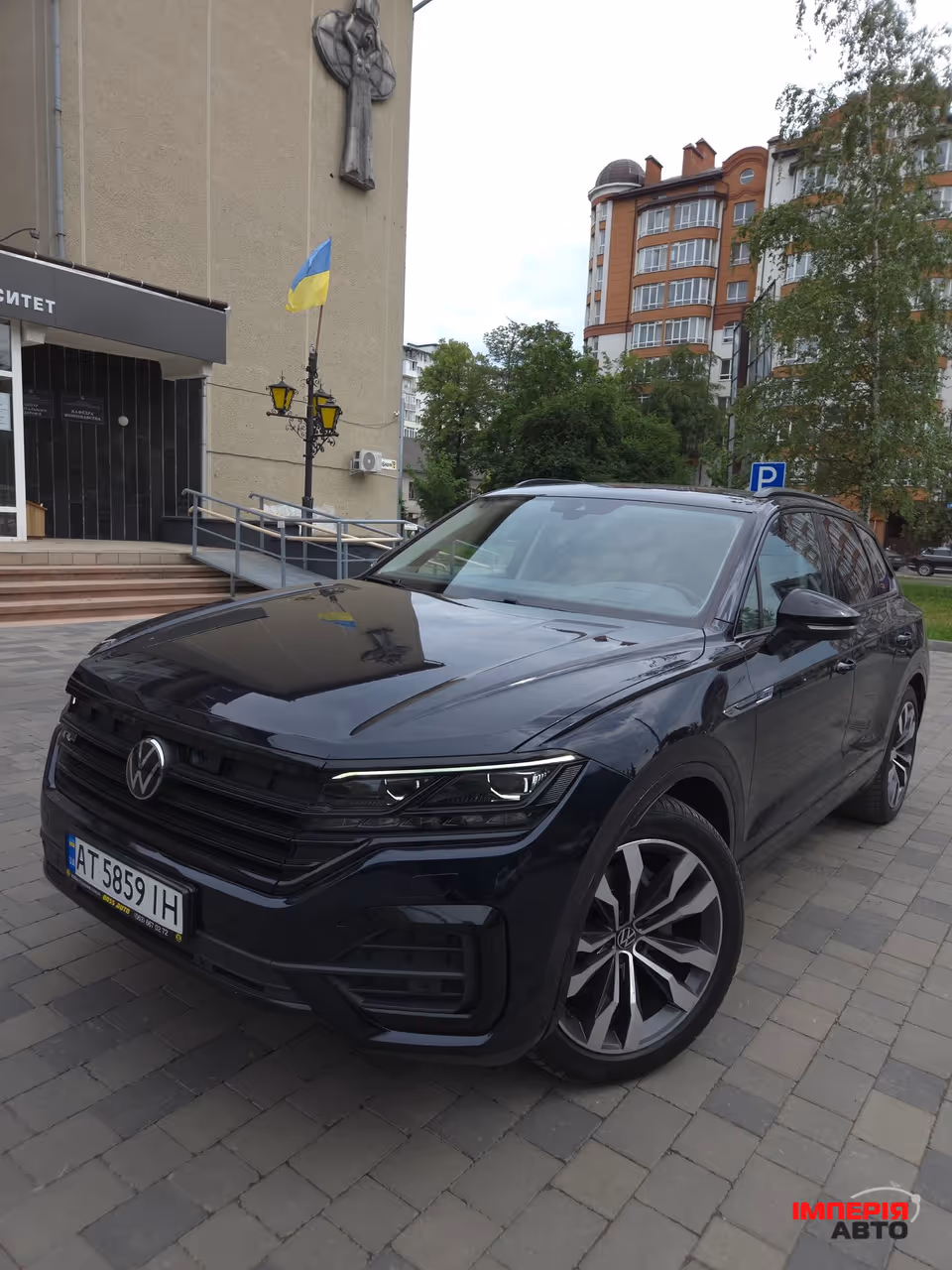 Volkswagen Touareg - фото 1