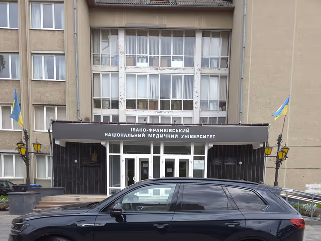 Volkswagen Touareg - фото 4
