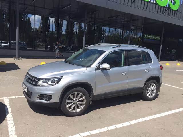 Volkswagen Tiguan - фото 1