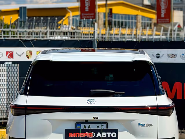 Toyota bZ3X - фото 4