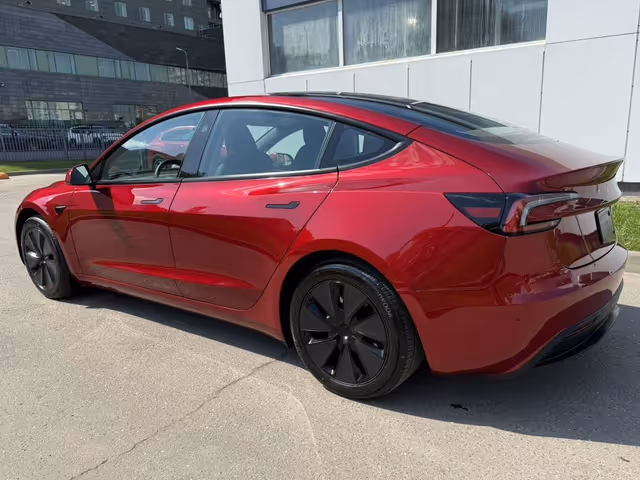 Tesla Model 3 - фото 5