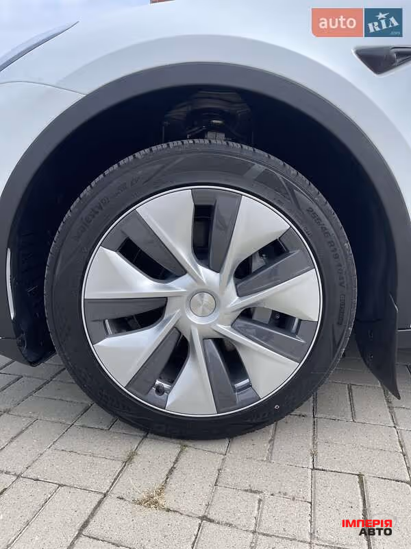 Tesla Model Y - фото 14