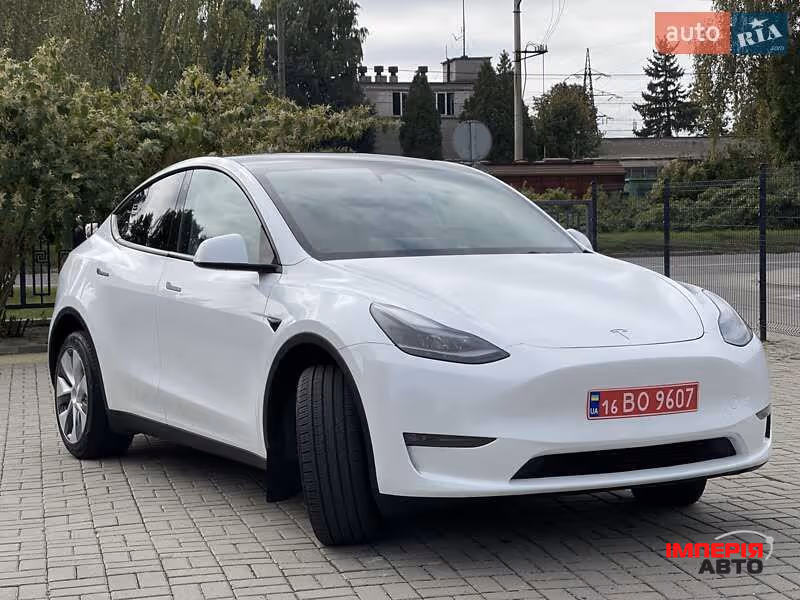 Tesla Model Y - фото 2