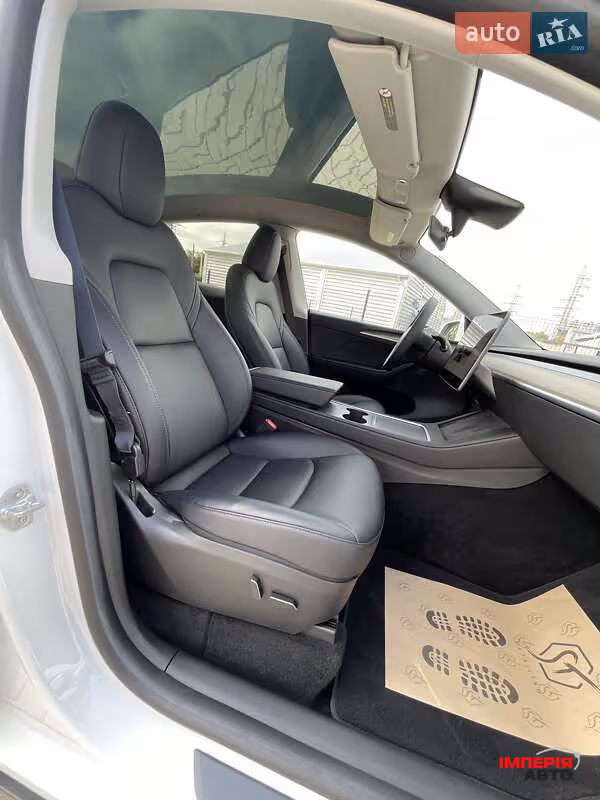 Tesla Model Y - фото 37