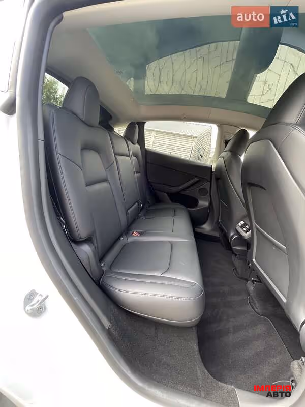 Tesla Model Y - фото 33