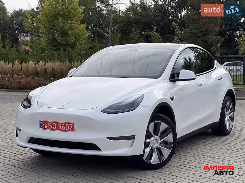 Tesla Model Y - фото 3