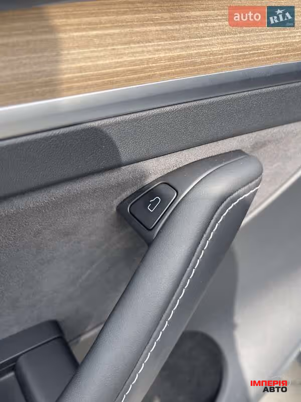 Tesla Model Y - фото 24