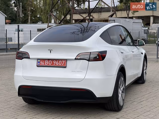 Tesla Model Y - фото 4