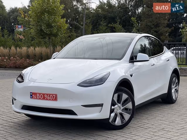 Tesla Model Y - фото 3