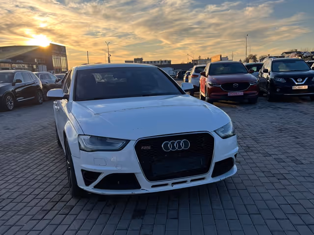 Audi A4 - фото 1
