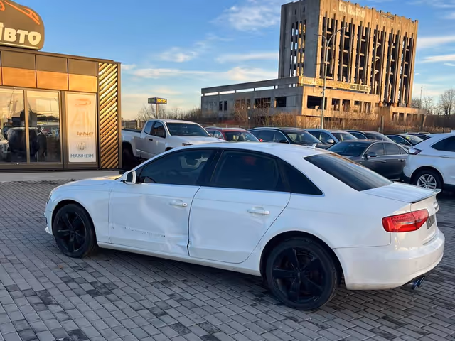 Audi A4 - фото 4