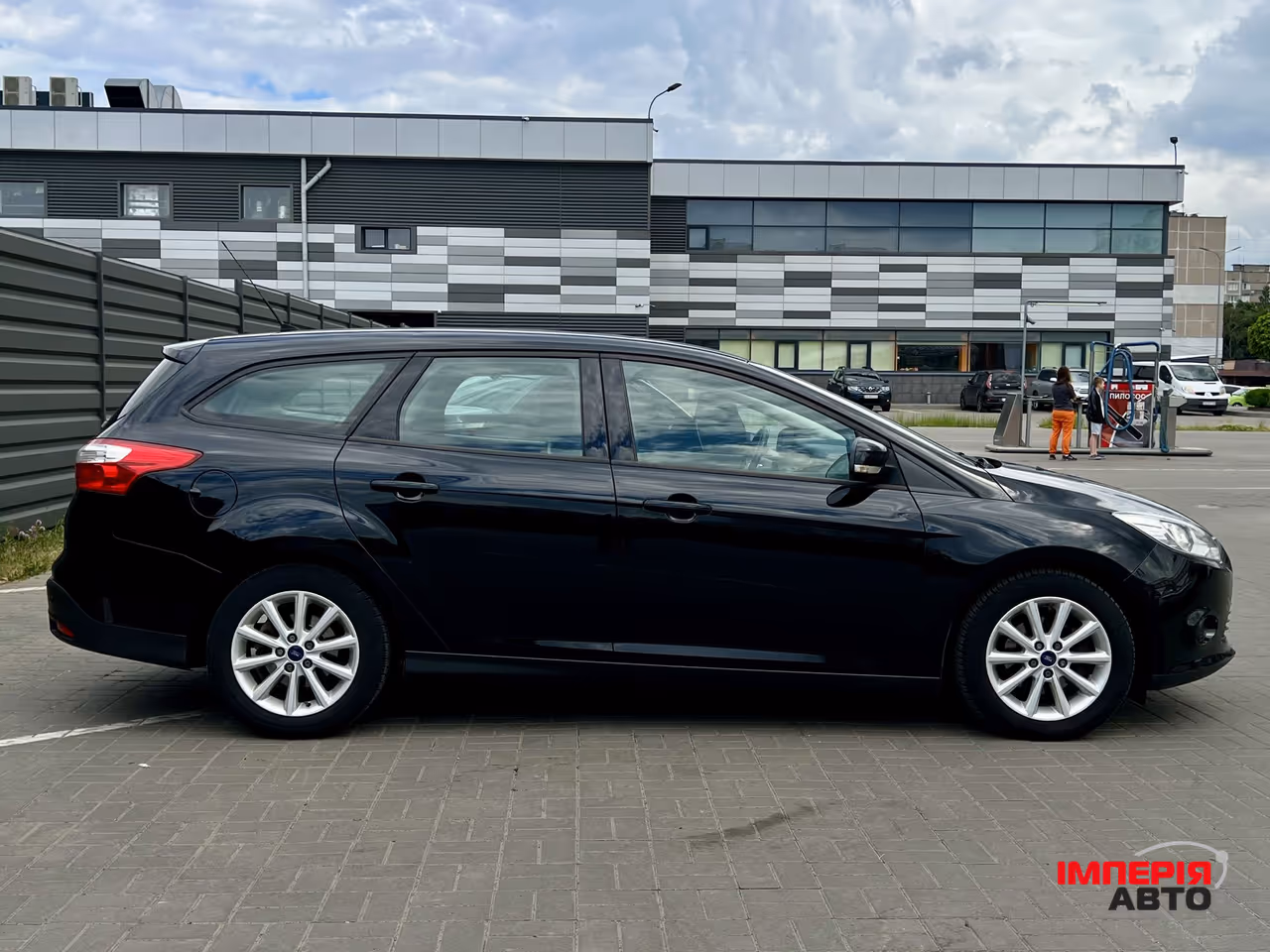 Ford Focus - фото 8