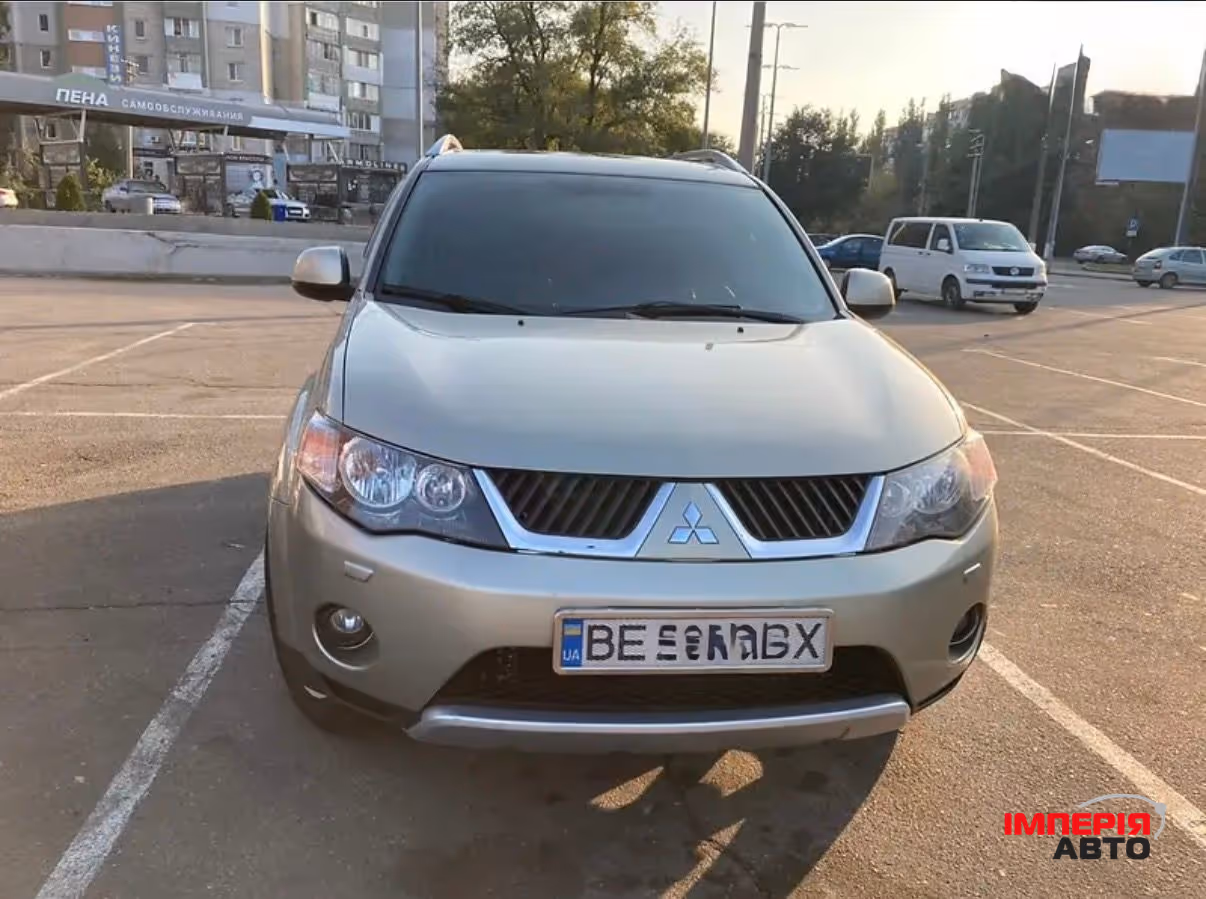 Mitsubishi Outlander - фото 3