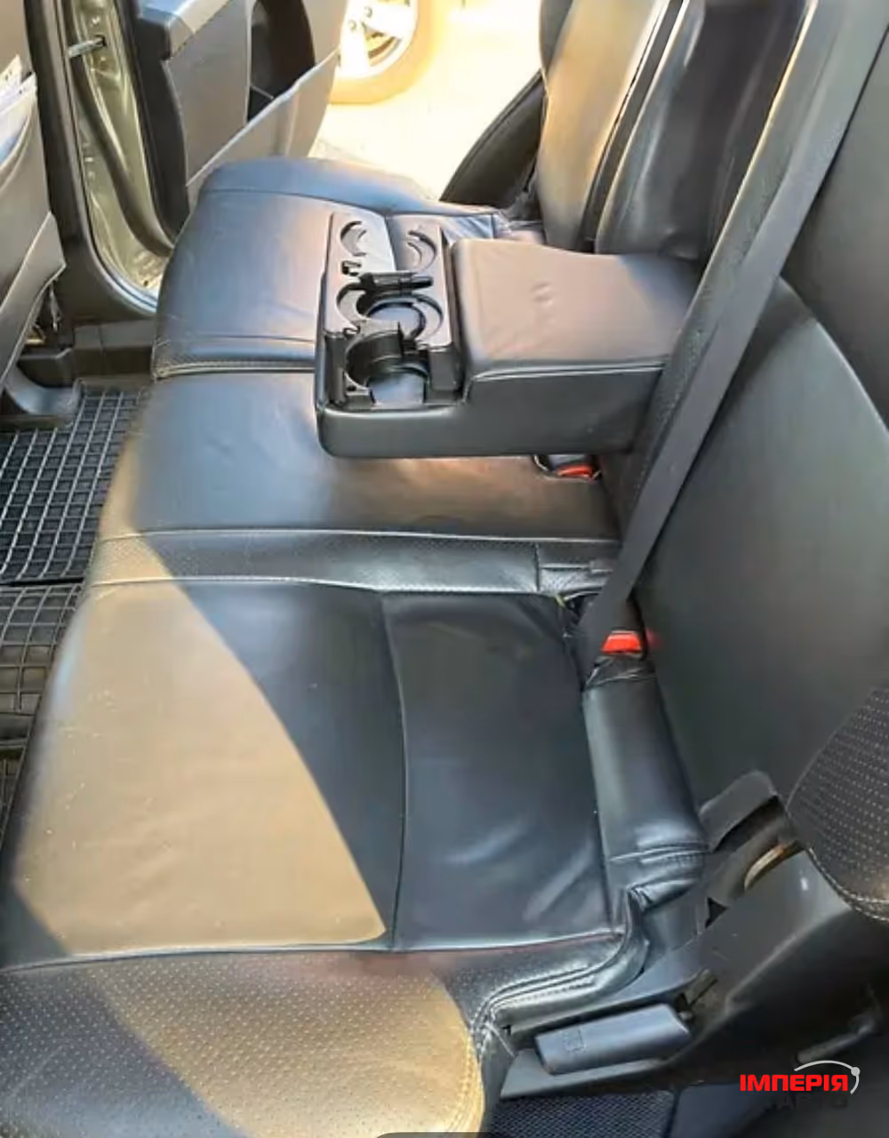 Mitsubishi Outlander - фото 8