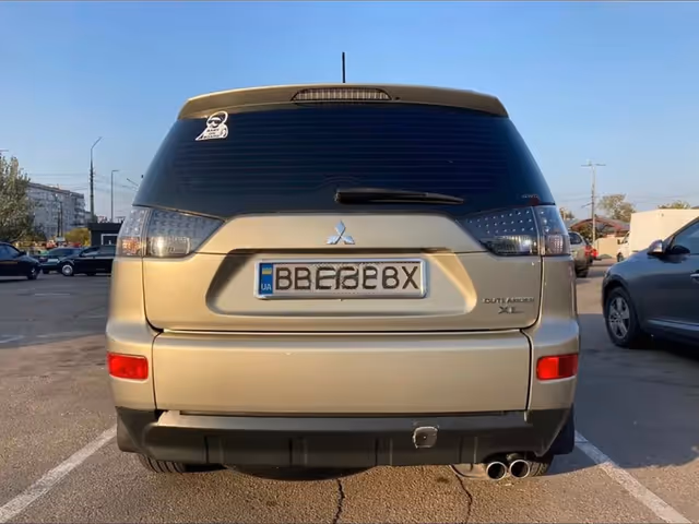 Mitsubishi Outlander - фото 5