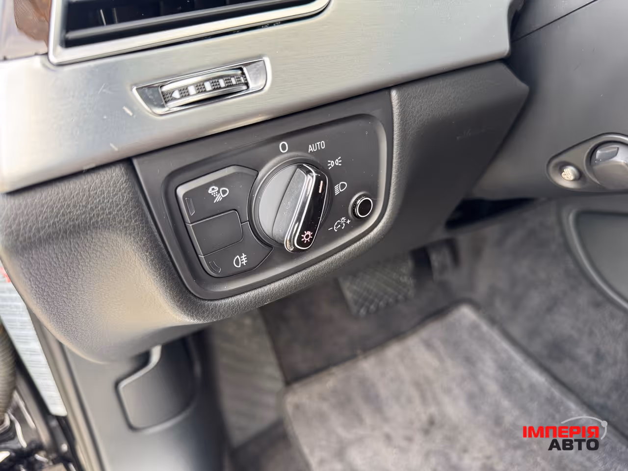 Audi A8 - фото 23