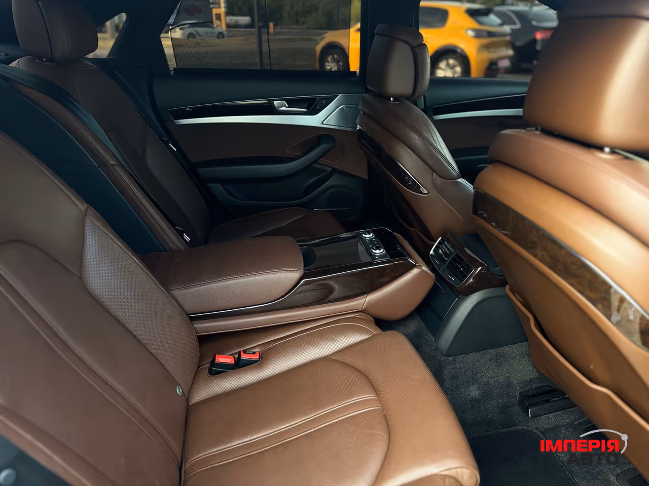 Audi A8 - фото 30