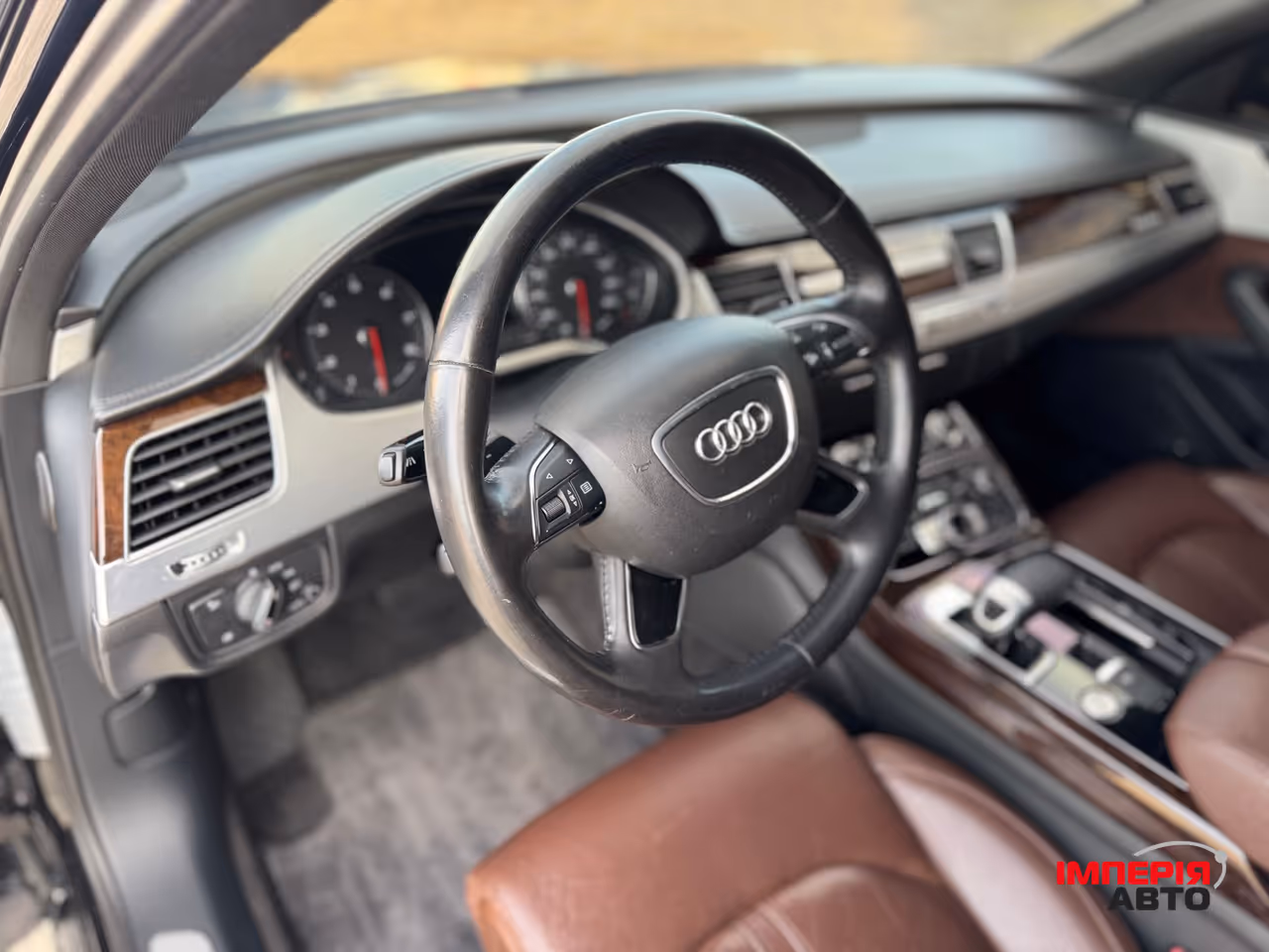 Audi A8 - фото 21