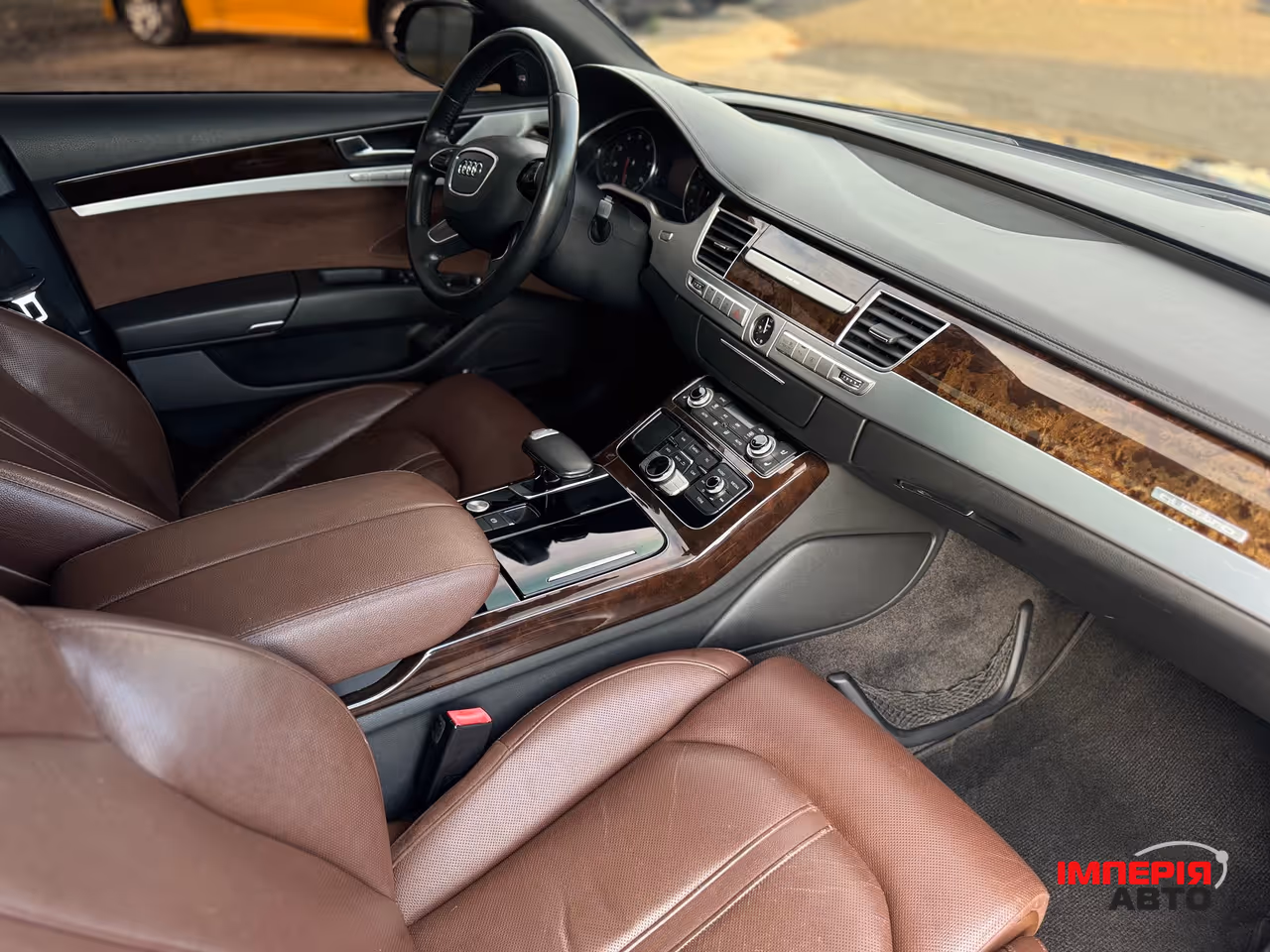 Audi A8 - фото 37