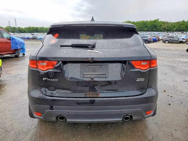 Jaguar F-Pace - фото 5