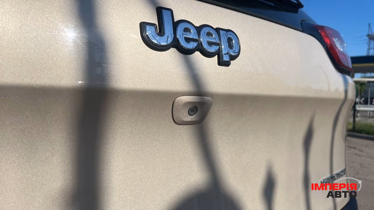 Jeep Cherokee - фото 7