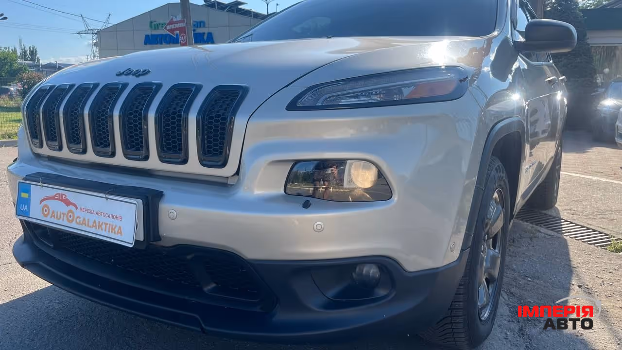 Jeep Cherokee - фото 9