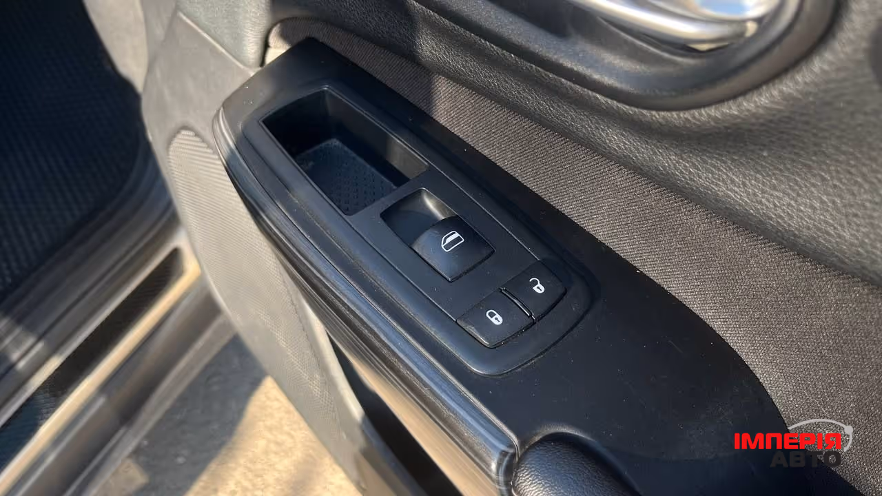 Jeep Cherokee - фото 11