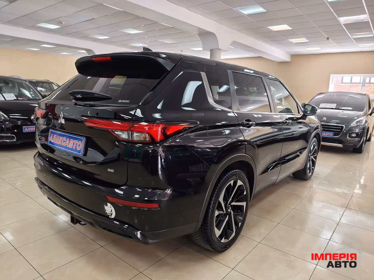 Mitsubishi Outlander - фото 8