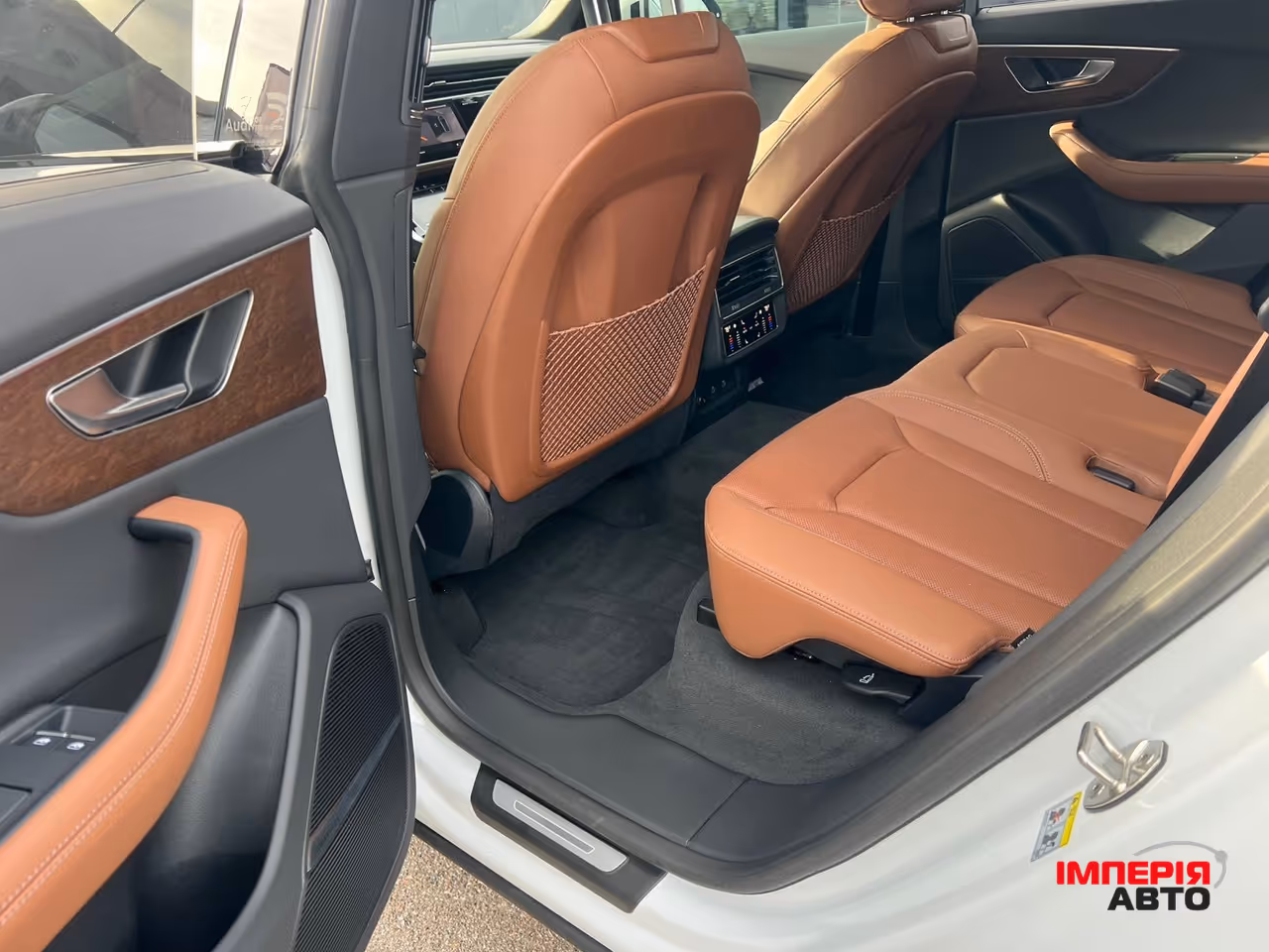 Audi Q8 - фото 14