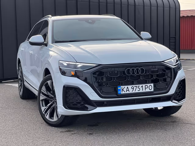 Audi Q8 - фото 5